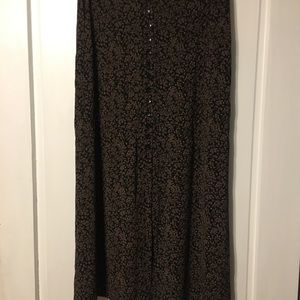 Briggs New York high wasted front slit skirt